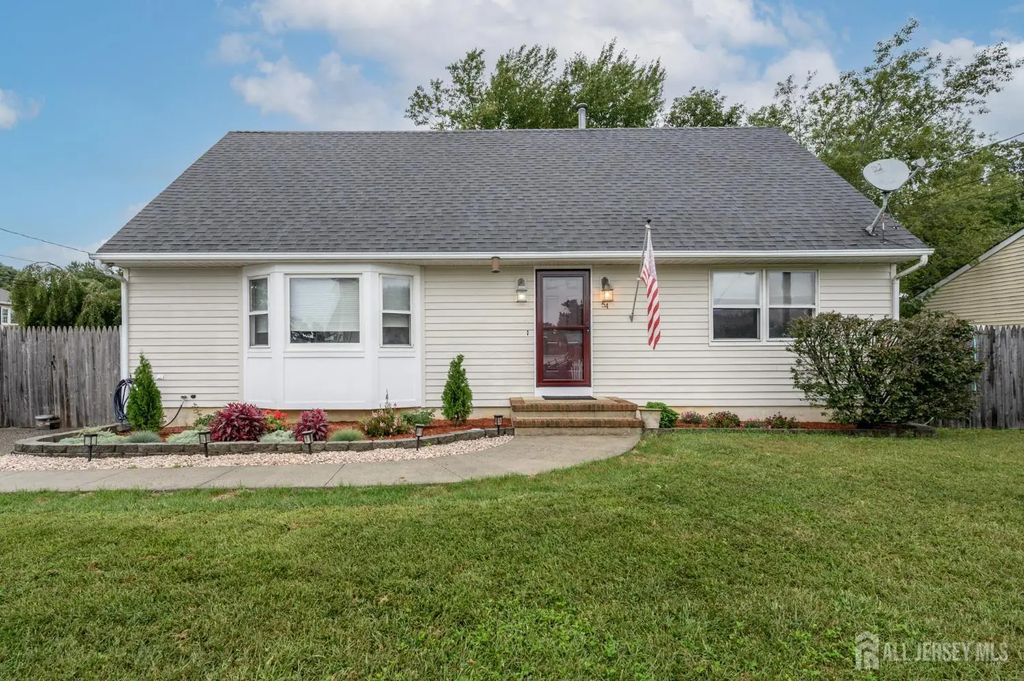 54 Spruce Street, Beachwood