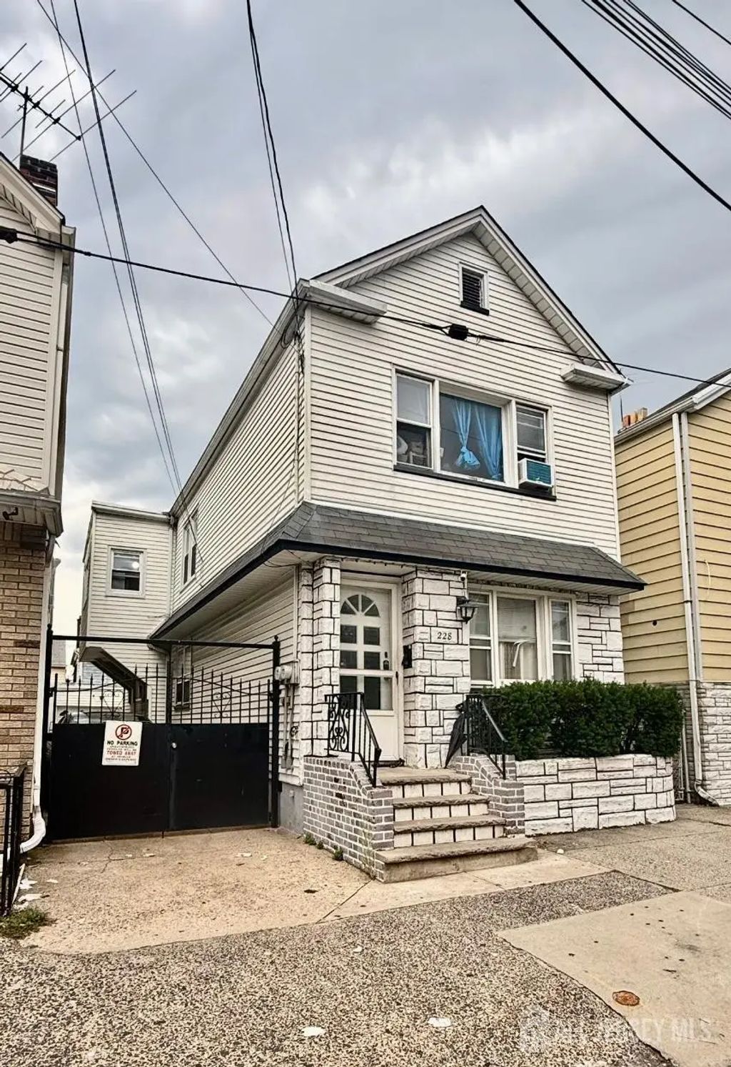 228 Elm Street, Newark