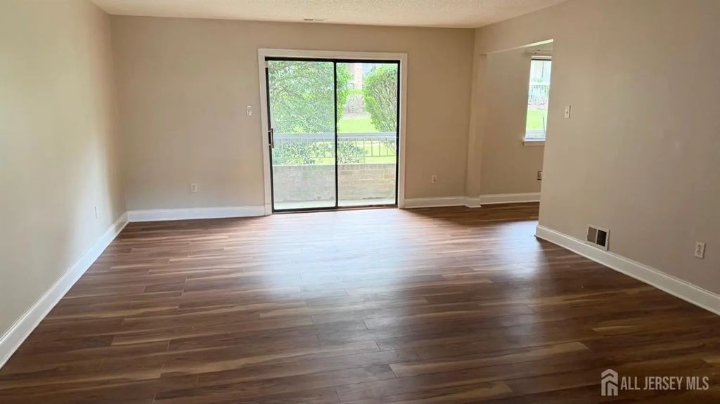 609 Edison Glen Terrace, Edison