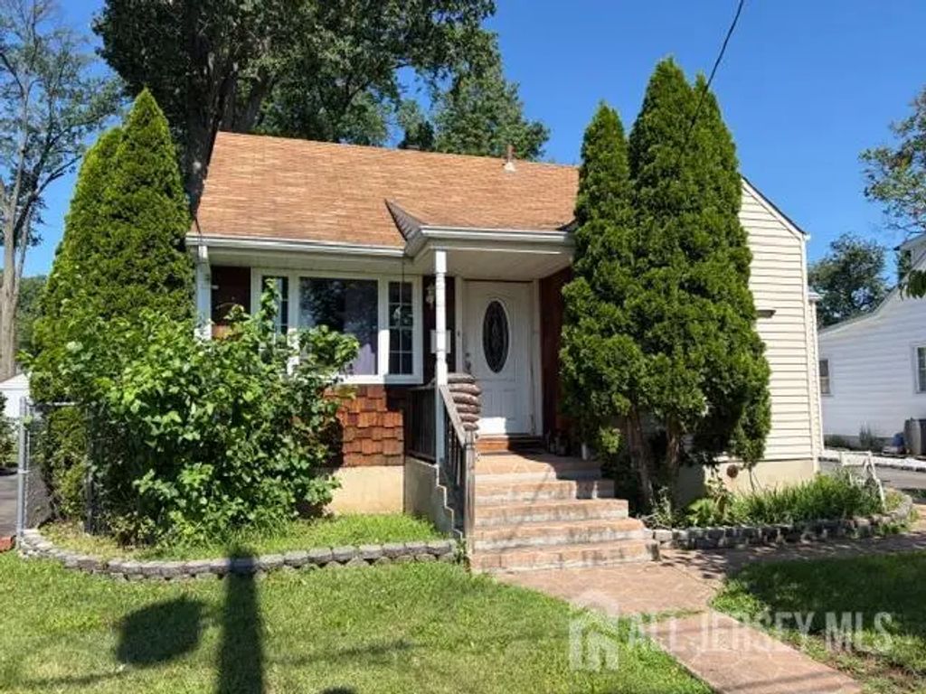 25 Chase Avenue, Avenel