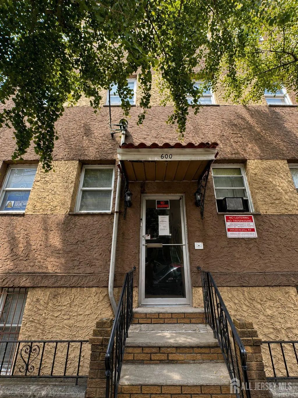 600 N 6th 2nd Floor Street N, Newark