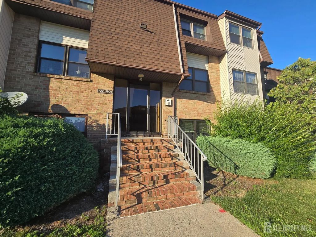 1904 Raspberry Court, Edison