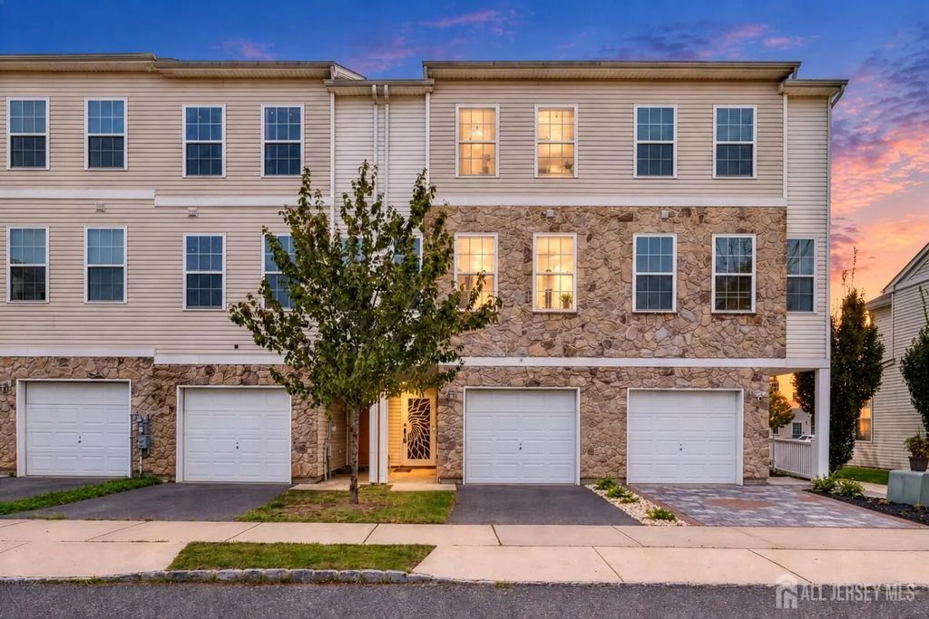 16 Paulina Place, Franklin Twsp