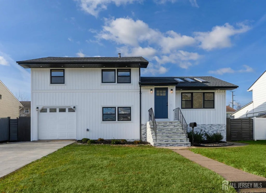 537 Ford Avenue, Fords