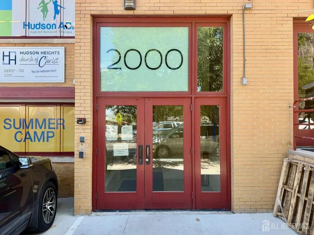 2000 West Street, Union City