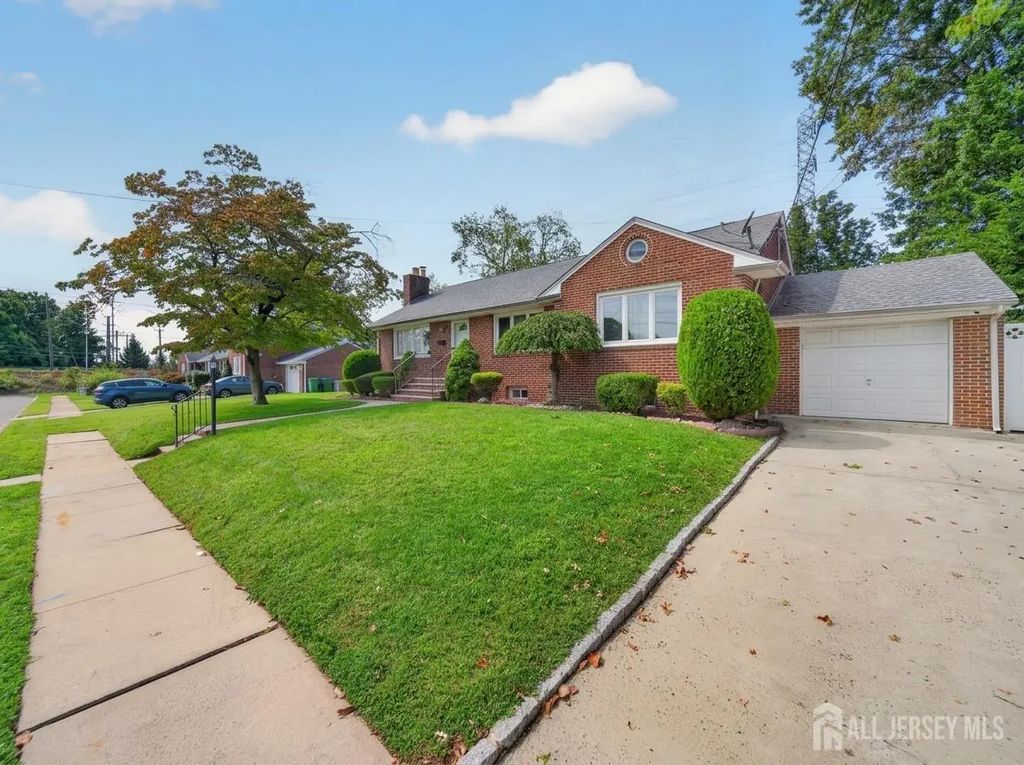 47 Albert Avenue, Edison