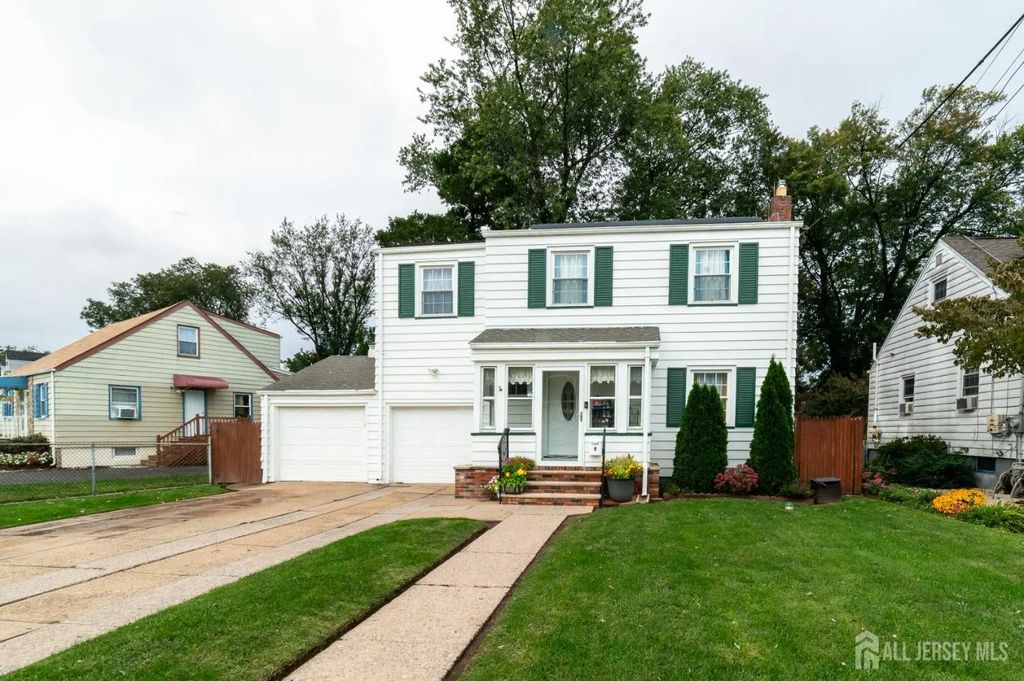 9 Mcauliffe Drive, North Brunswick