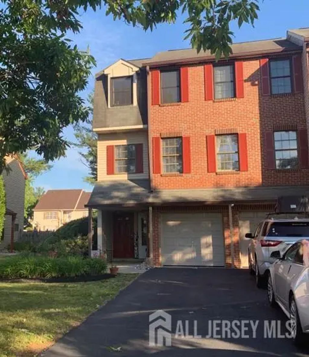 352 Willow Turn, Mount Laurel