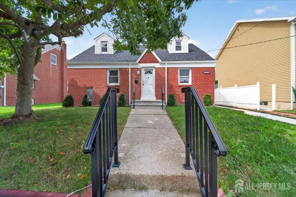 121 Dorothy Street, Carteret