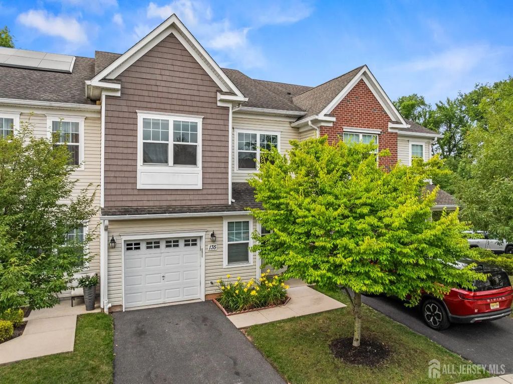 135 Savoth Lane, Colonia
