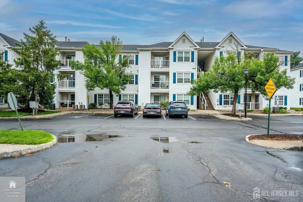 525 Waterford Drive, Edison