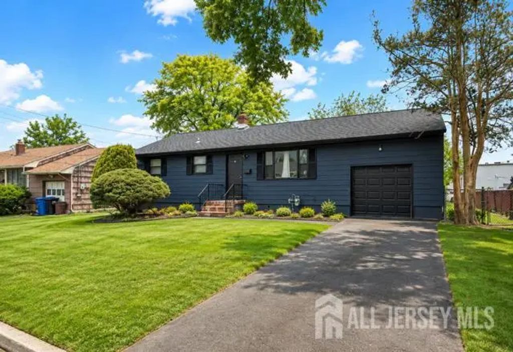 85 Woodrow Avenue, Piscataway