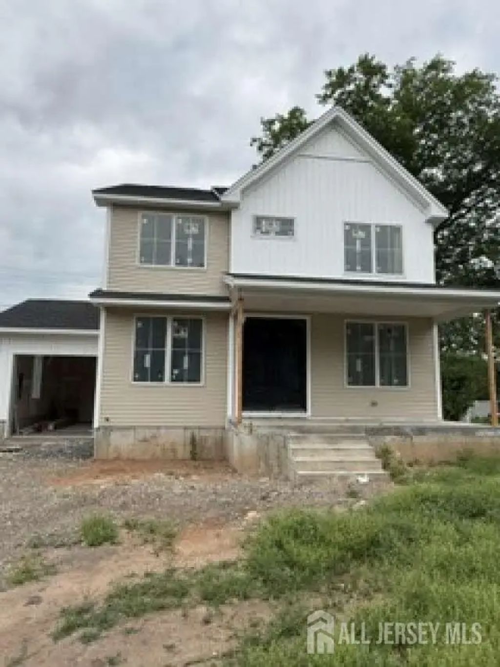 86 Essex Avenue, Metuchen