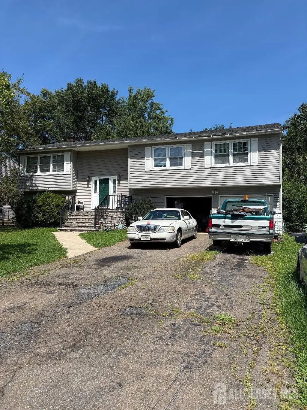 25 Oakey Drive, South Brunswick