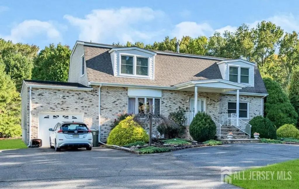 220 Dey Grove Road, Monroe