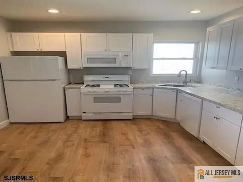 1637 Atlantic Avenue, Atlantic City