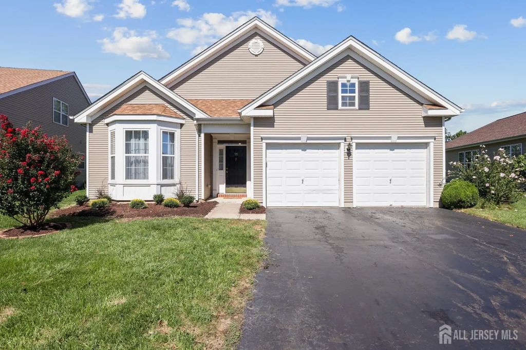 99 Minuteman Circle, Upper Freehold
