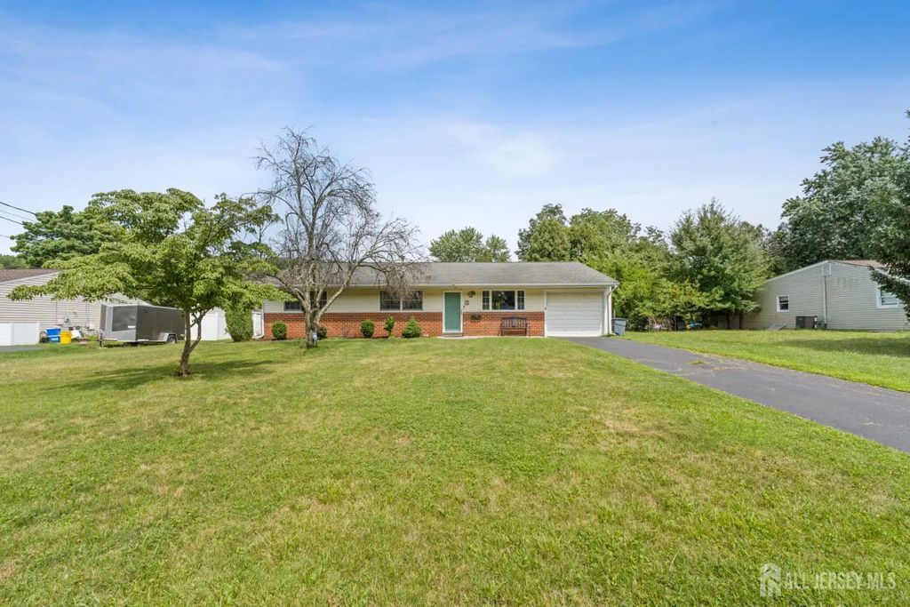 16 Stockton Road, South Brunswick