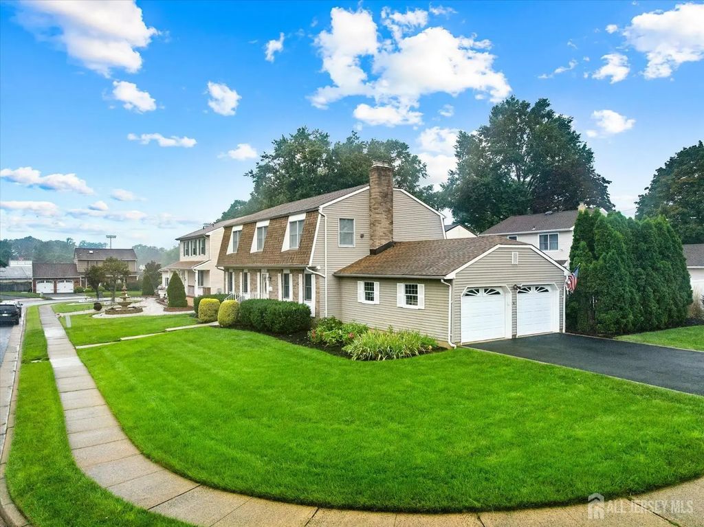 12 Holly Park Drive, South Plainfield