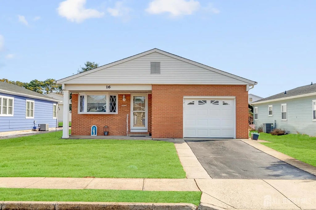 16 Calalou Court, Toms River