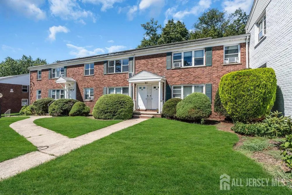 45-b Garfield Park, Edison