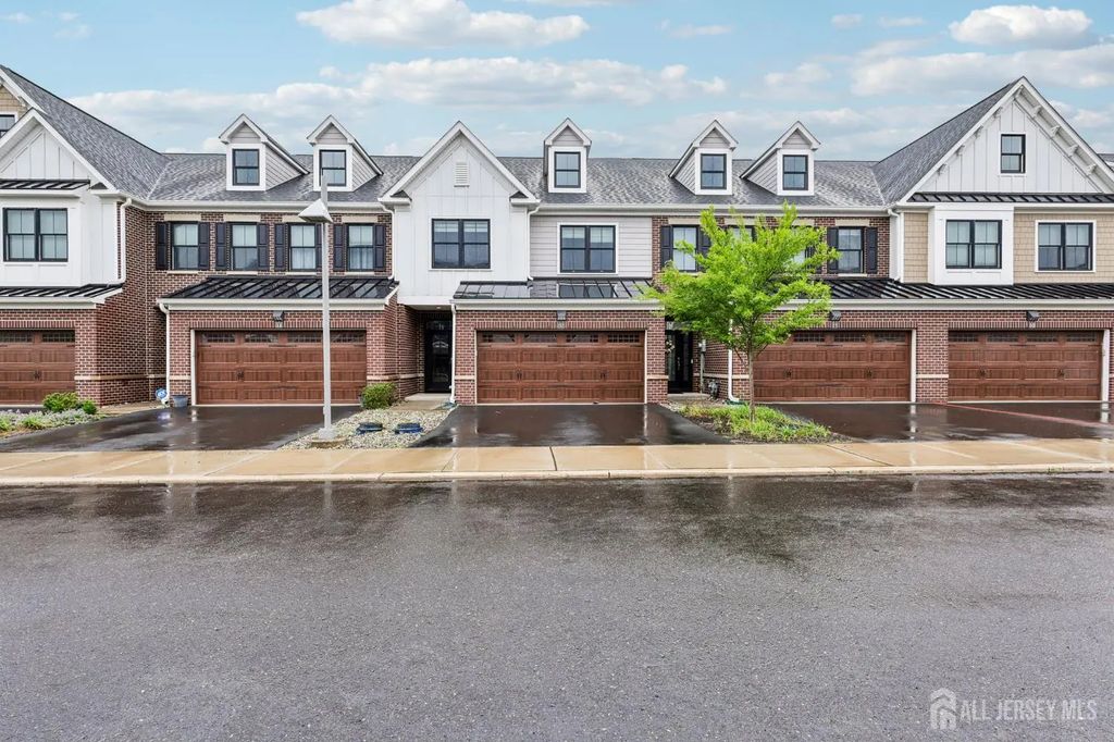 52 Riverwalk, Plainsboro