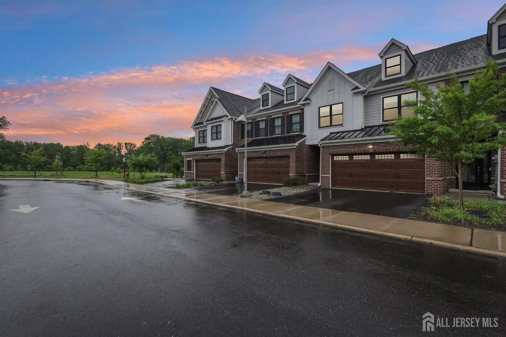 52 Riverwalk, Plainsboro