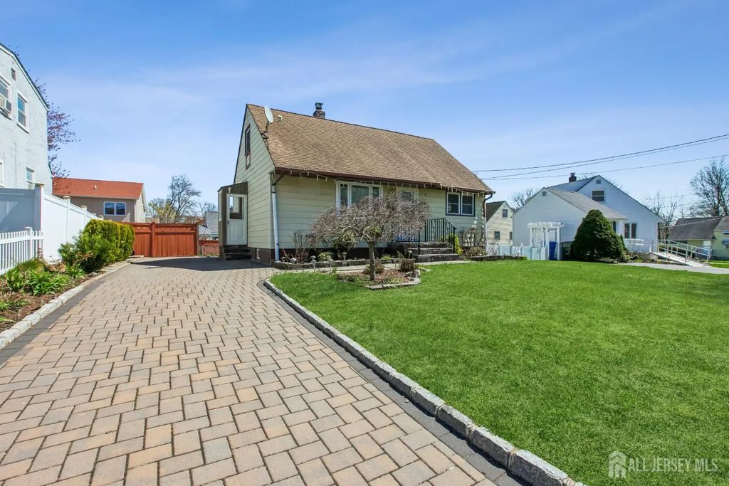 33 Adams St Street, Iselin