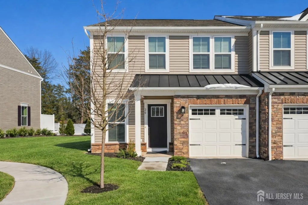 20 Owen Court, Franklin Twsp