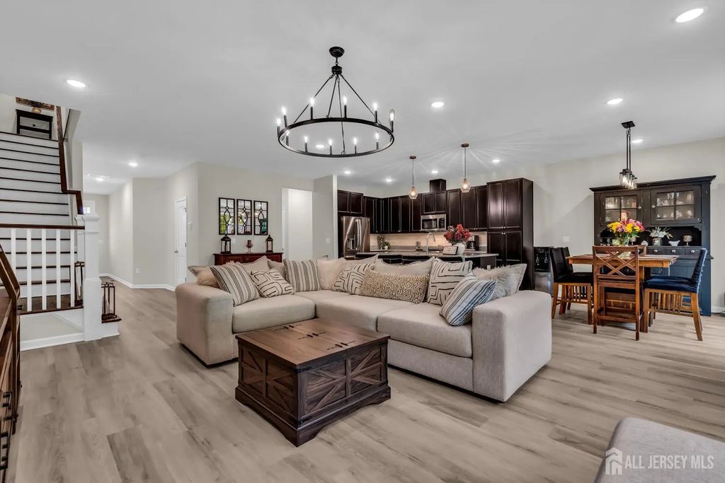 715 Fremont Drive, Manalapan