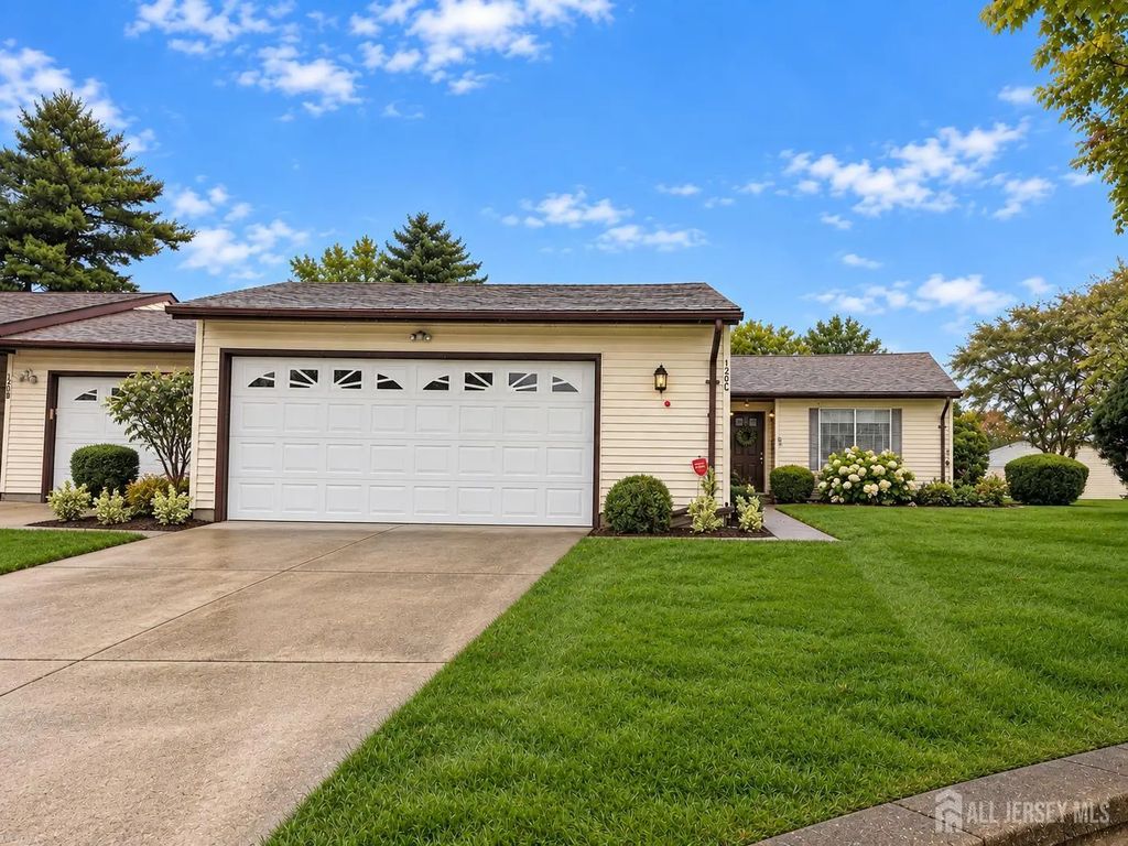 120 Ironwood Plaza, Monroe