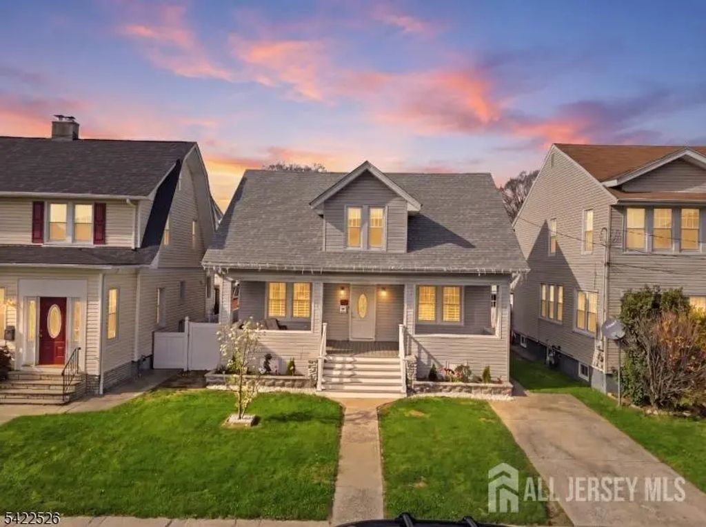 140 Grove Avenue, Woodbridge Proper