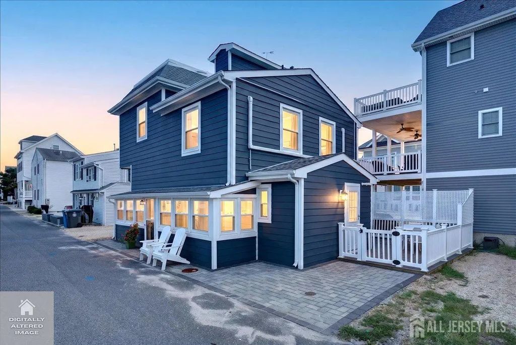 69 Spray Way, Lavallette