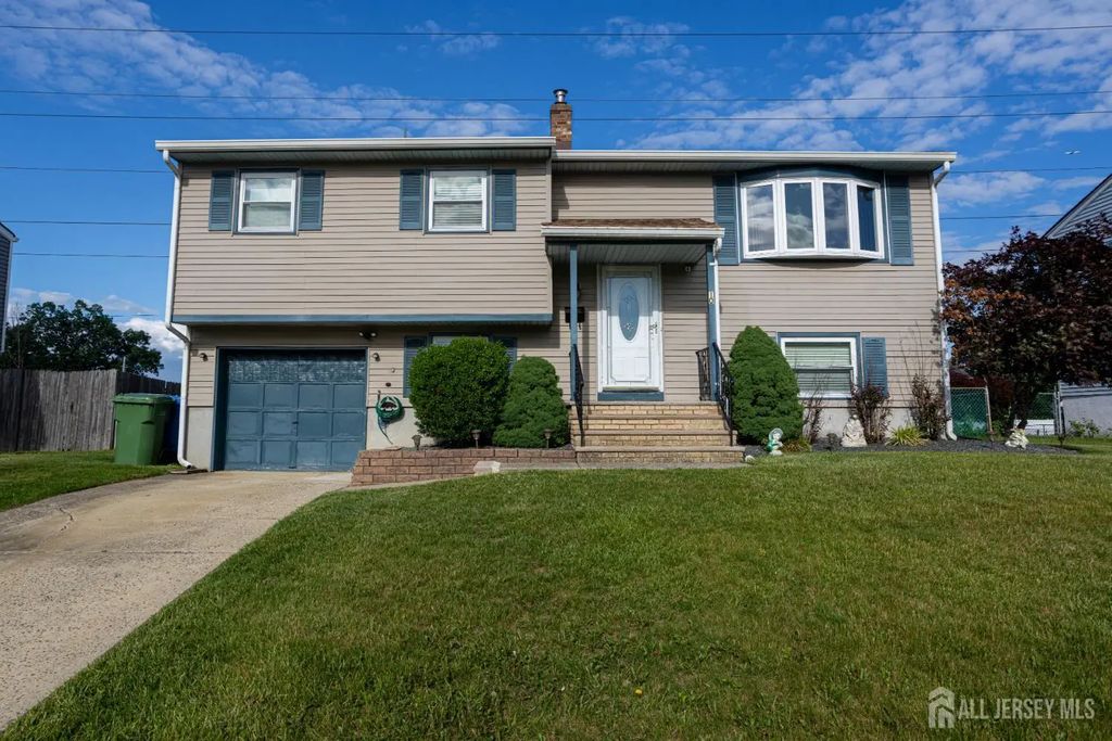 10 Schmitt Street, Sayreville