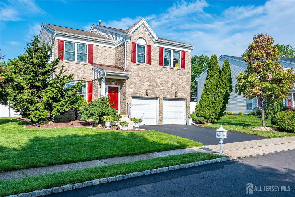 2 Devon Drive, East Brunswick