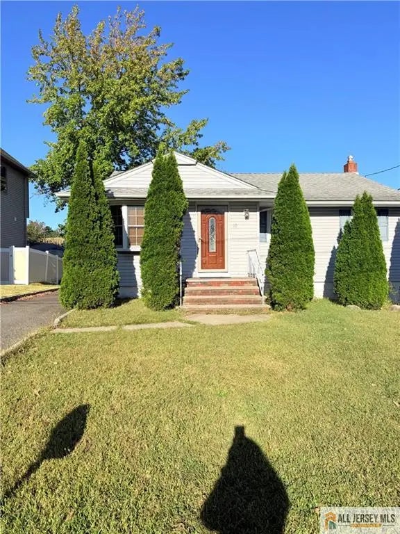 10 Hamilton Avenue, Edison