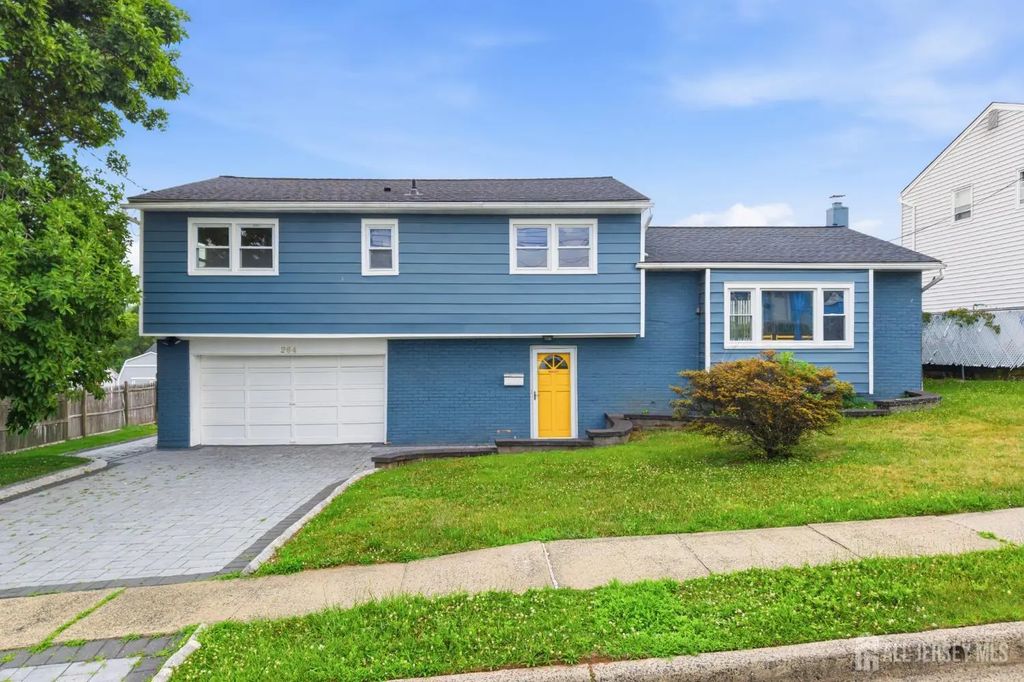 264 E George Place E, Iselin
