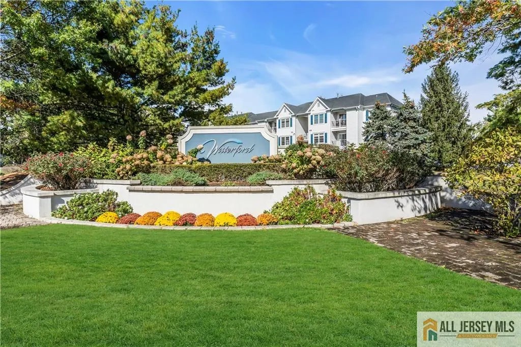 1237 Waterford Drive, Edison