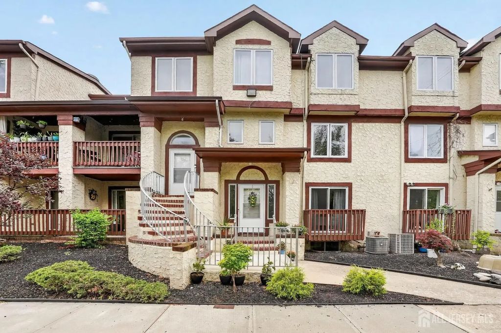 109 Michaels Court, Woodbridge Proper