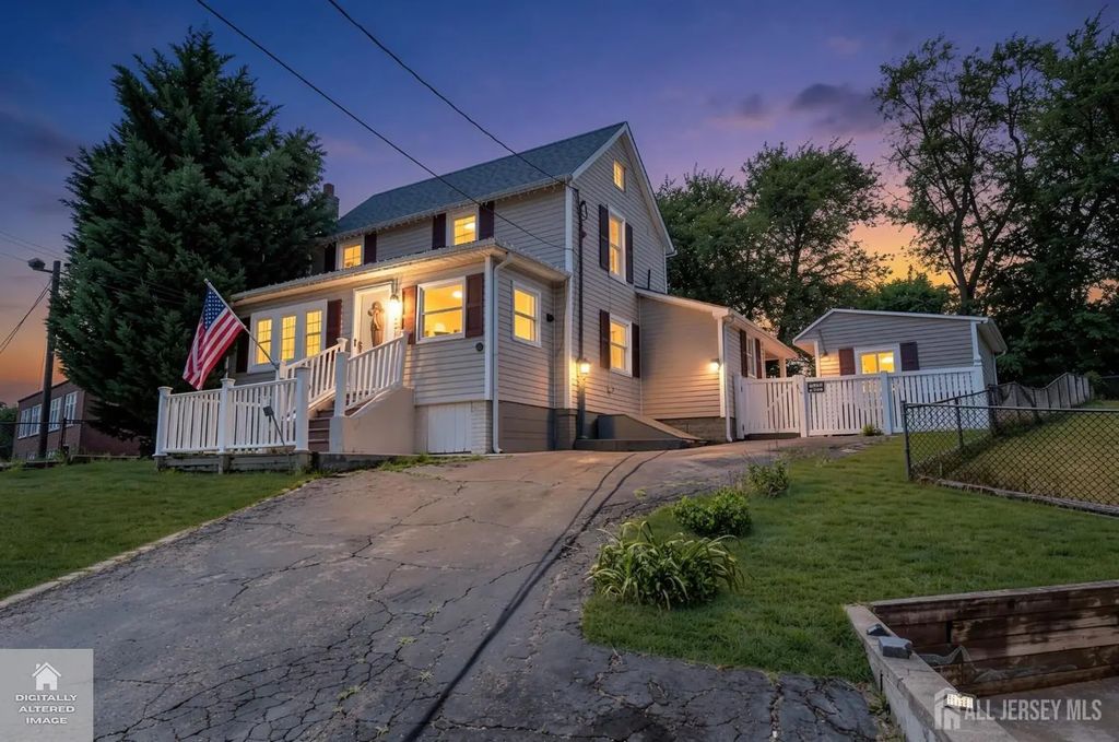 13 Hensler Lane, Sayreville