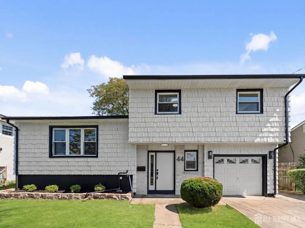 44 Charlotte Street, Carteret