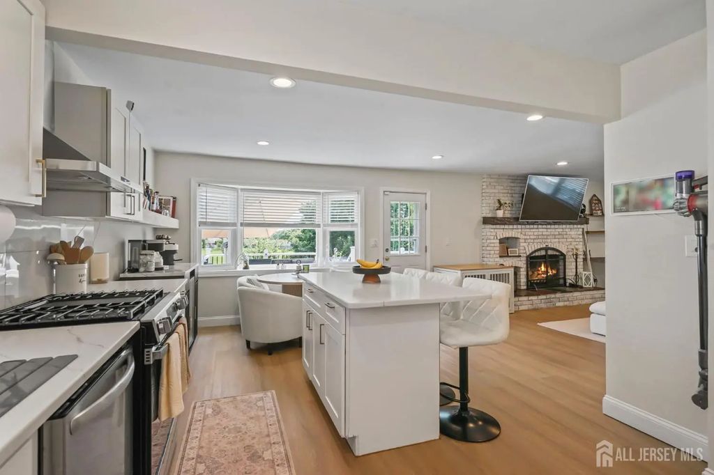 12 Evelyn Terrace, South Amboy
