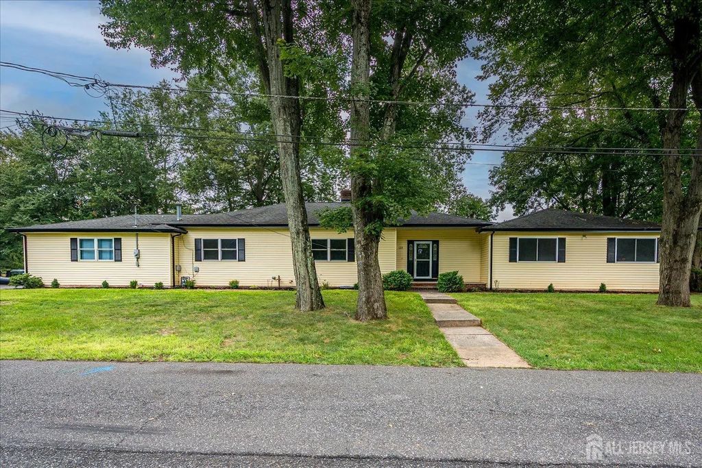 120 Codington Avenue, Franklin Twsp