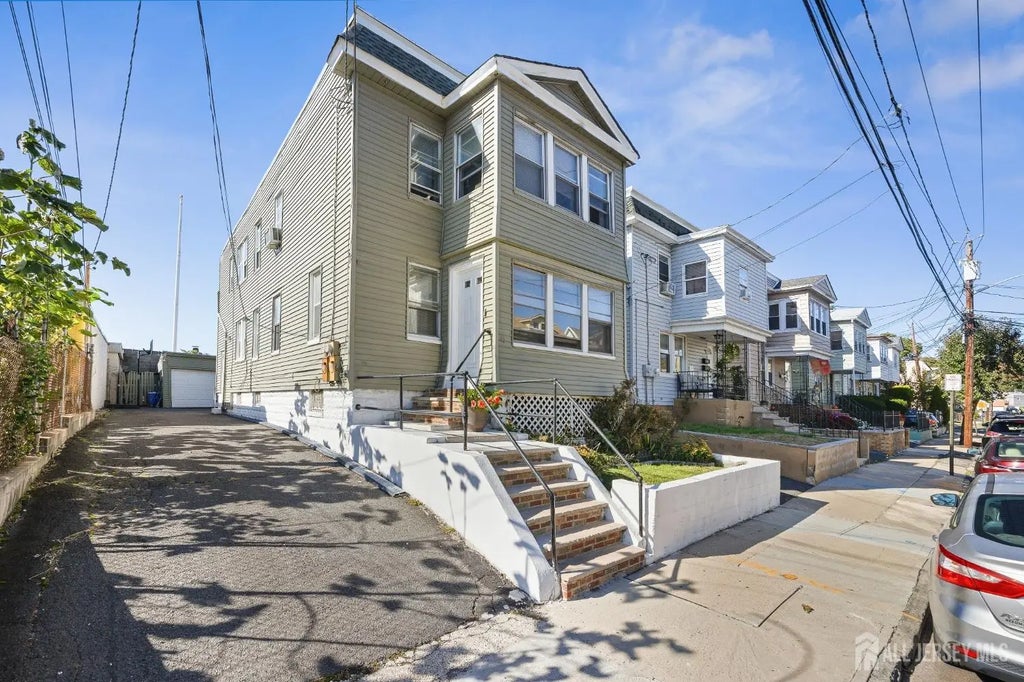 46 Norwood Avenue, Irvington