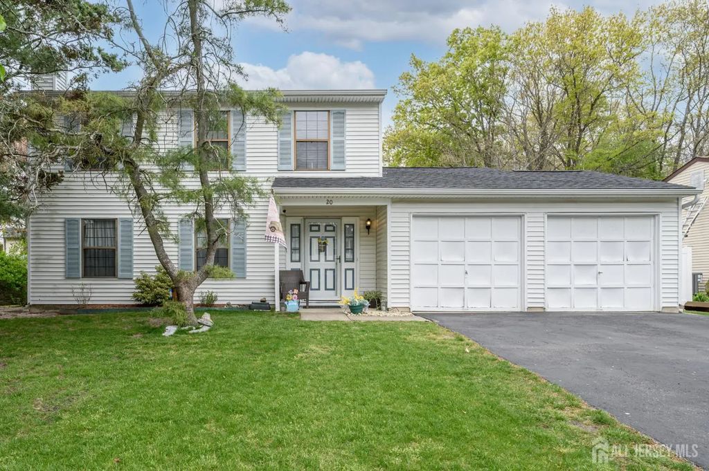 20 Snowdrift Lane, Howell