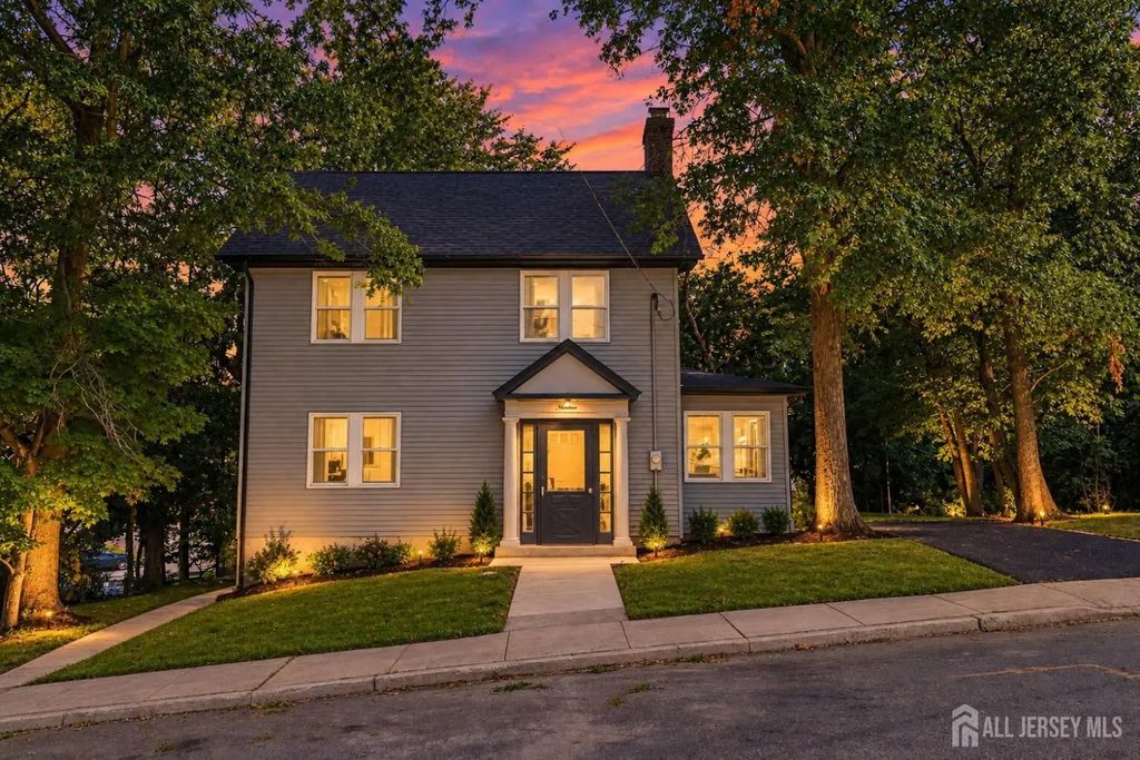 19 N Adelaide Avenue N, Highland Park