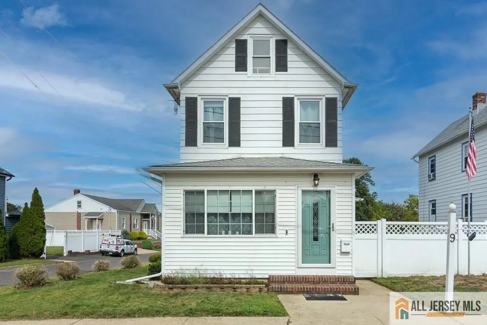 9 Idlewild Avenue, Sayreville