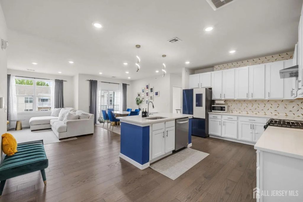 242 Lorhan Drive, Piscataway