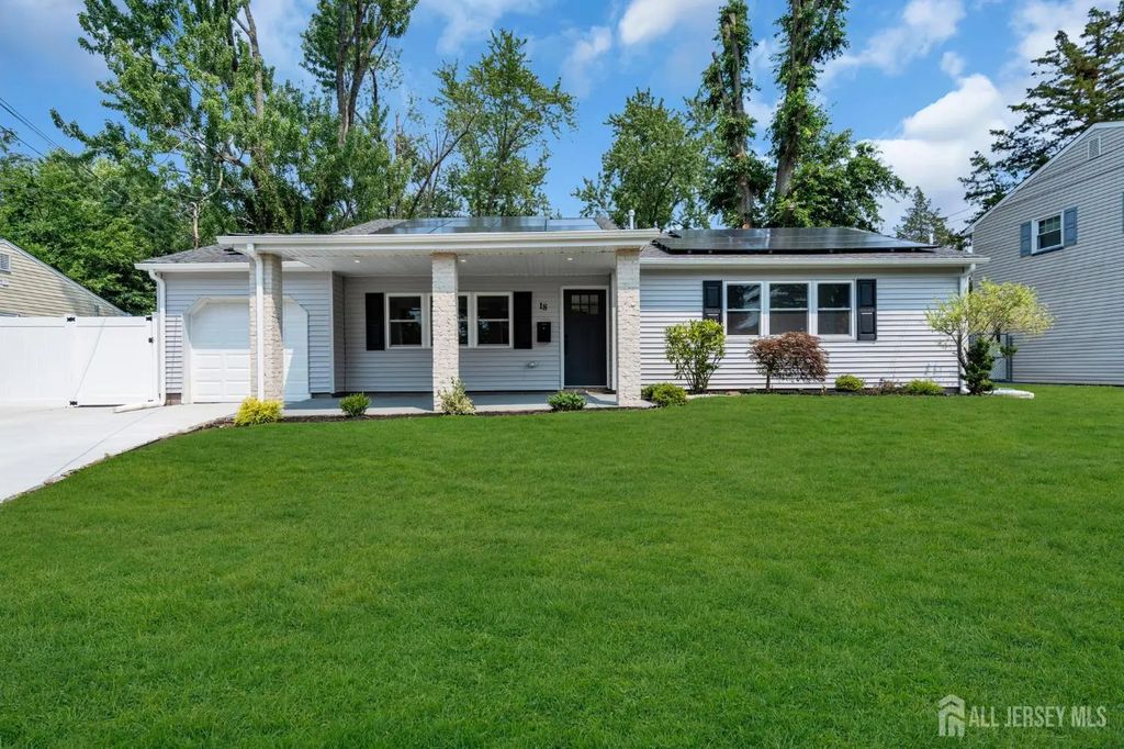 18 Grace Drive, Old Bridge