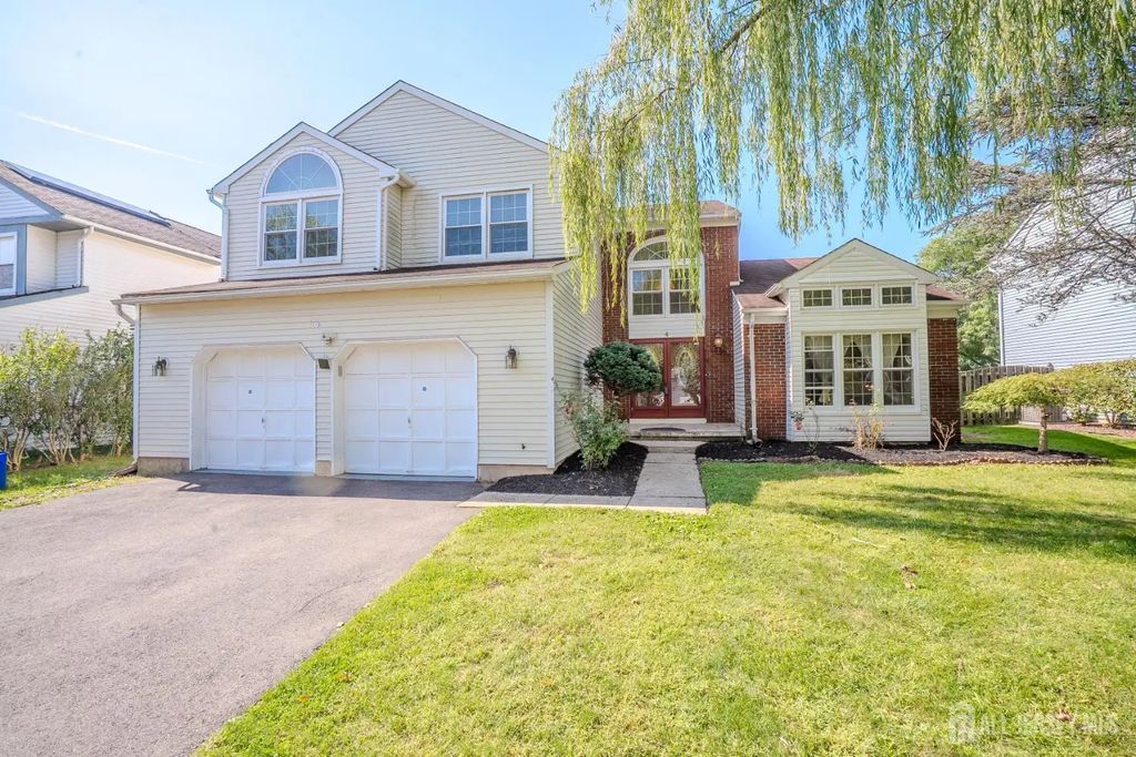 4 Chipwood Lane, North Brunswick